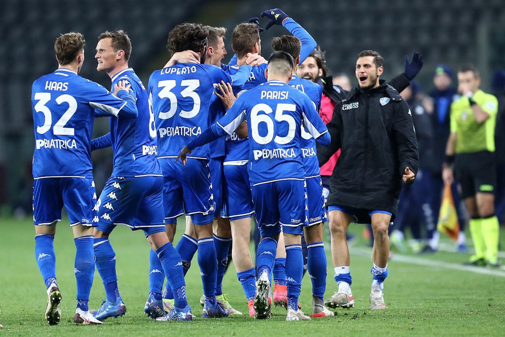 泰山依靠莫 泰山依靠莫