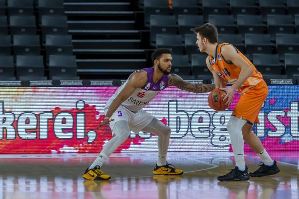 过努力训练 过努力训练